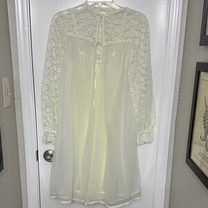 Vanity Fair Sheer Lace Lacey Lingerie set in Butter Yellow